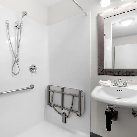 Squamish Adventure Inn Room photo