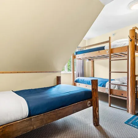 Squamish Adventure Inn Room photo